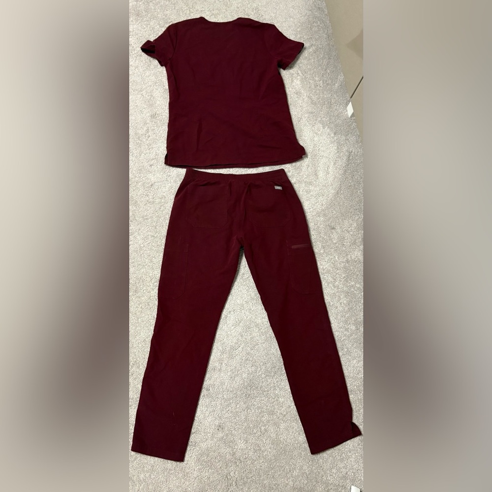 Figs Burgundy Scrub Set